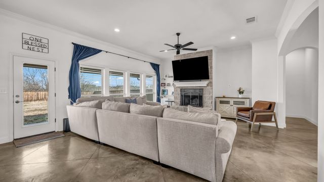 6409 Leppee Way, Fort Worth, TX 76126