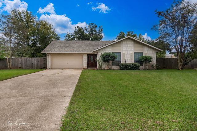 304 Walnut Circle, Bossier City, LA 71111