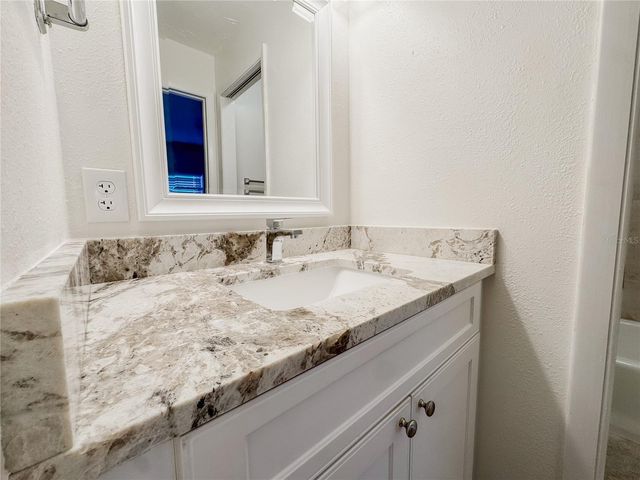 914 W FAITH CIRCLE, Bradenton, FL 34212