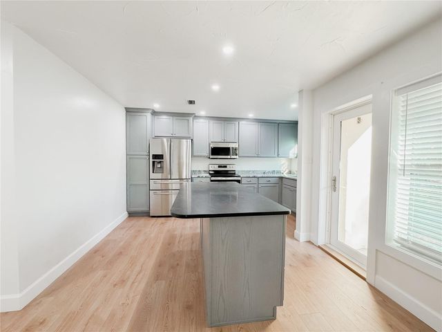 914 W FAITH CIRCLE, Bradenton, FL 34212