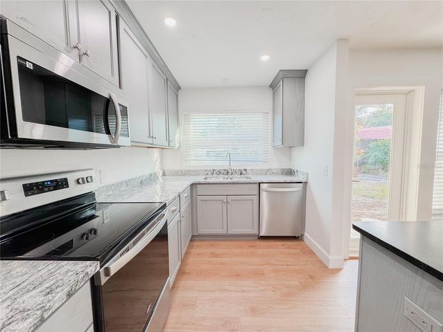 914 W FAITH CIRCLE, Bradenton, FL 34212