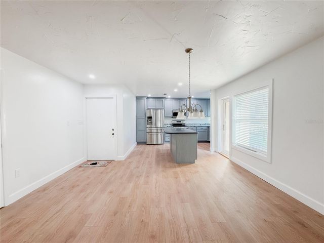 914 W FAITH CIRCLE, Bradenton, FL 34212