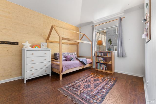 1040 Addison Cir, Petaluma, CA 94952