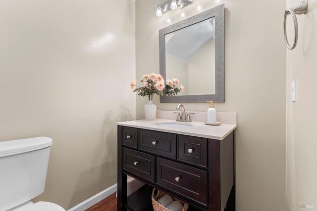 1040 Addison Cir, Petaluma, CA 94952