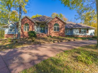 8043 State Hwy M, Clever, MO 65631