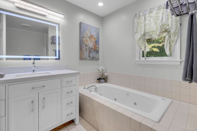 184 Sugar Street, Newtown, CT 06470