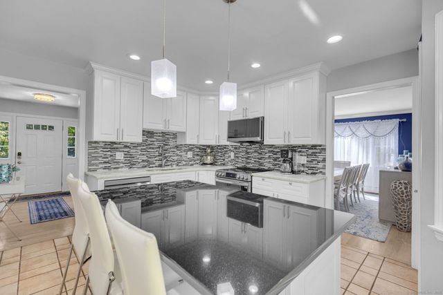 184 Sugar Street, Newtown, CT 06470