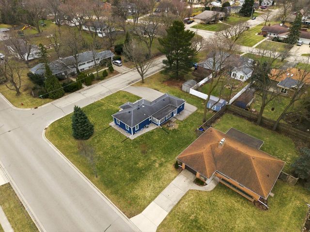 28 N Spencer STREET, Elkhorn, WI 53121