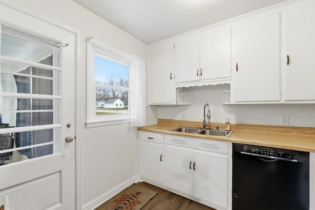 28 N Spencer STREET, Elkhorn, WI 53121