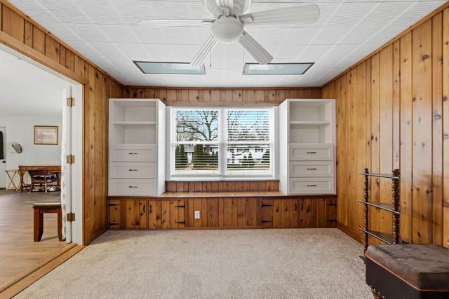 28 N Spencer STREET, Elkhorn, WI 53121