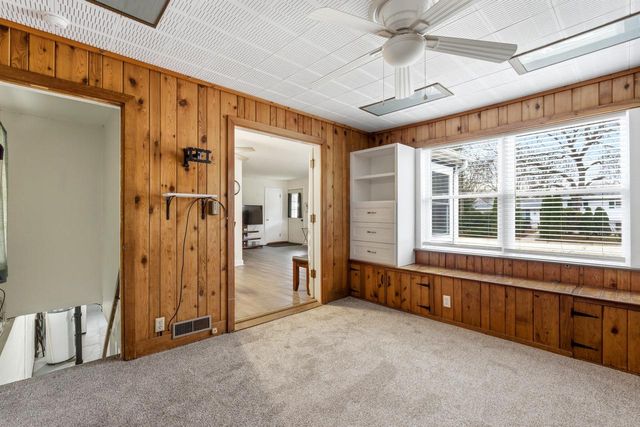 28 N Spencer STREET, Elkhorn, WI 53121