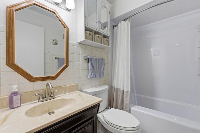 28 N Spencer STREET, Elkhorn, WI 53121