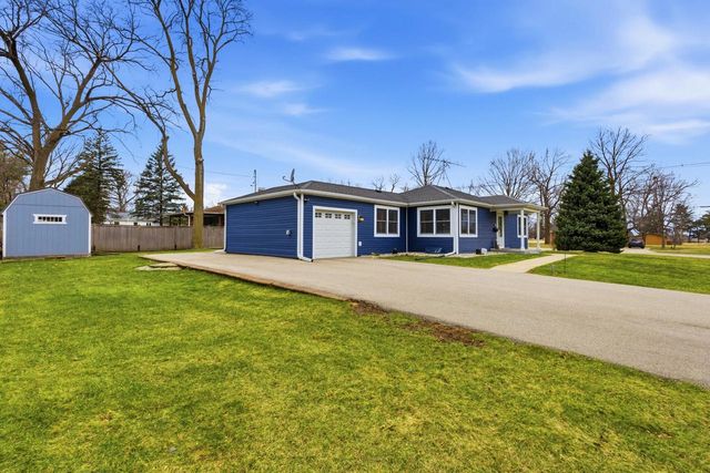 28 N Spencer STREET, Elkhorn, WI 53121