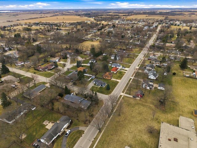 28 N Spencer STREET, Elkhorn, WI 53121