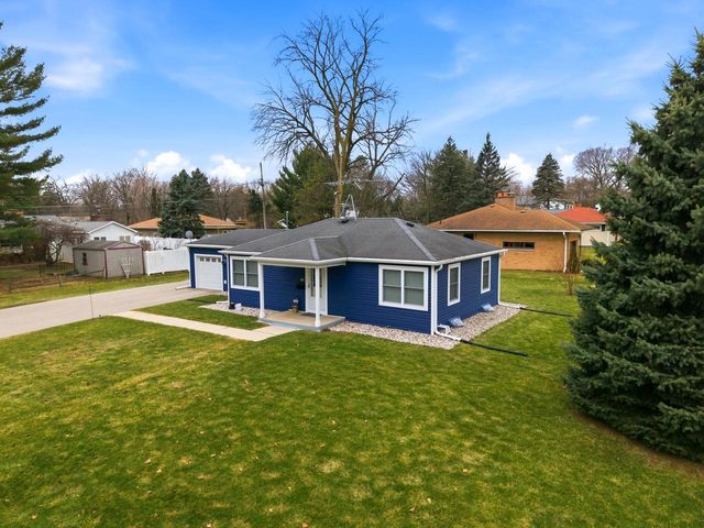 28 N Spencer STREET, Elkhorn, WI 53121