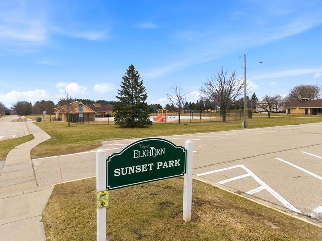 28 N Spencer STREET, Elkhorn, WI 53121