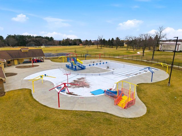 28 N Spencer STREET, Elkhorn, WI 53121