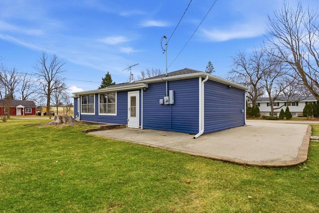 28 N Spencer STREET, Elkhorn, WI 53121