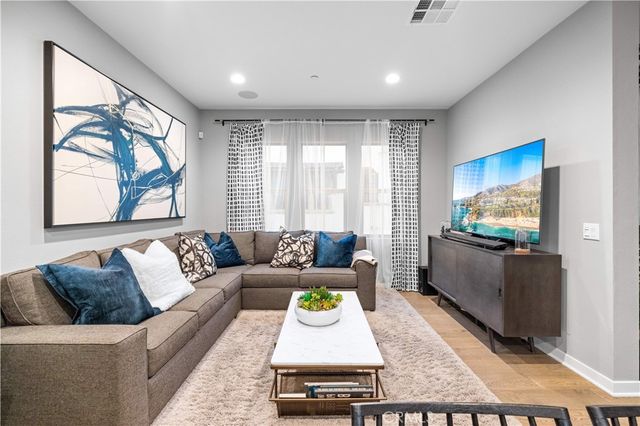 207 Winterbrook, Lake Forest, CA 92610