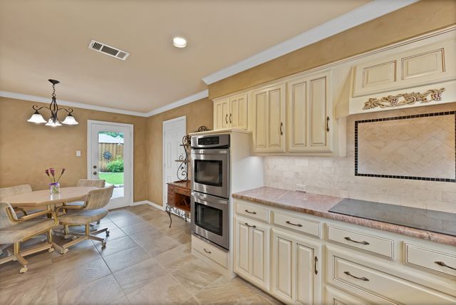 1600 Delaford Drive, Carrollton, TX 75007