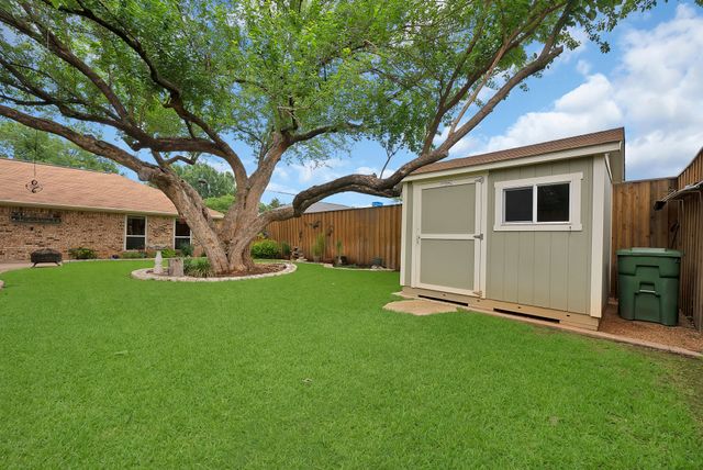1600 Delaford Drive, Carrollton, TX 75007