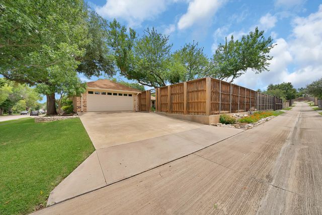 1600 Delaford Drive, Carrollton, TX 75007