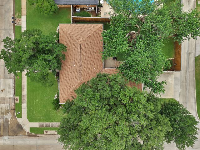 1600 Delaford Drive, Carrollton, TX 75007