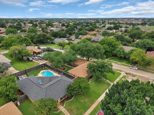1600 Delaford Drive, Carrollton, TX 75007