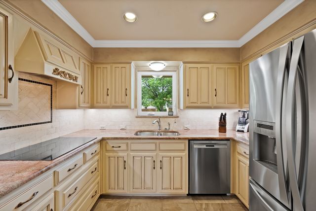 1600 Delaford Drive, Carrollton, TX 75007