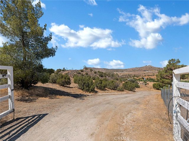 33320 Kingbird Way, Acton, CA 93510