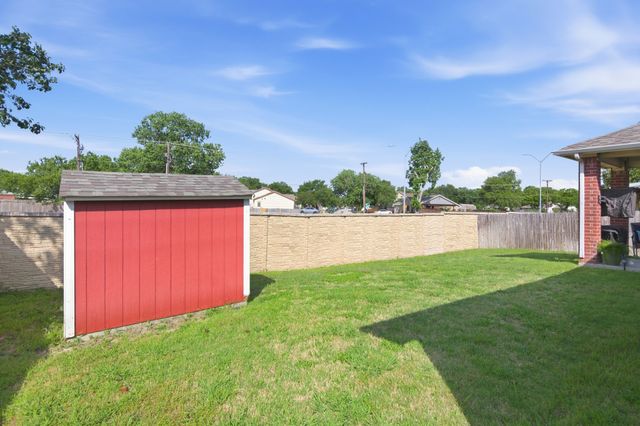 5913 Ozark Drive, Fort Worth, TX 76131