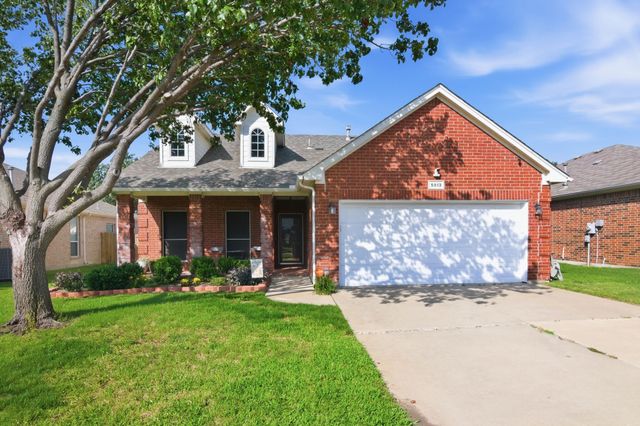 5913 Ozark Drive, Fort Worth, TX 76131