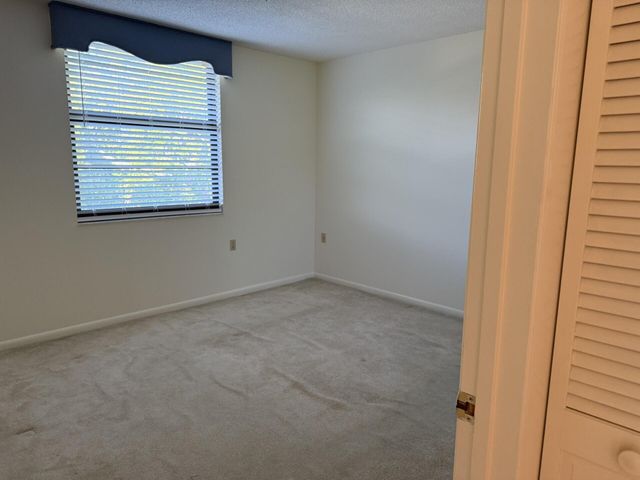 3710 Whitehall Drive 401, West Palm Beach, FL 33401