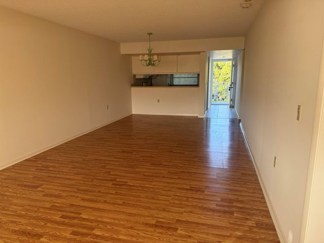 3710 Whitehall Drive 401, West Palm Beach, FL 33401