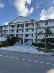 3710 Whitehall Drive 401, West Palm Beach, FL 33401