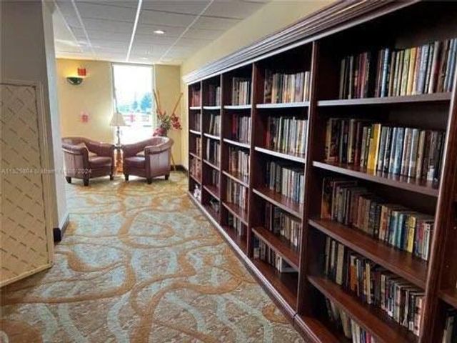 1831 Sabal Palm Drive 303, Davie, FL 33324