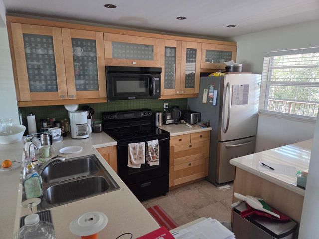 1831 Sabal Palm Drive 303, Davie, FL 33324