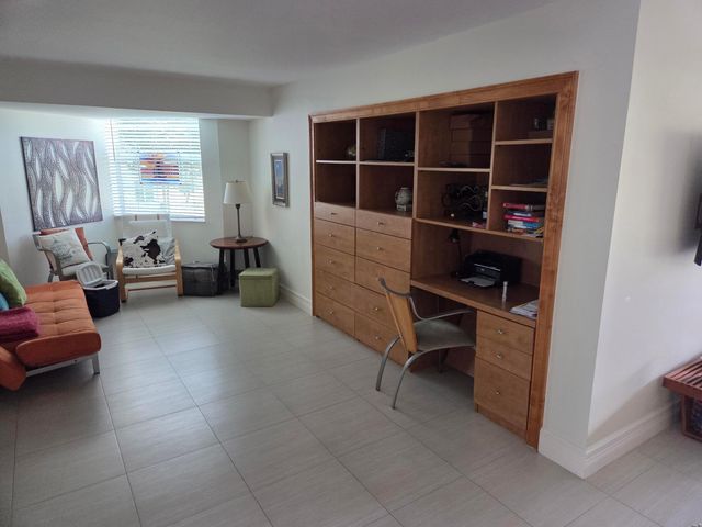 1831 Sabal Palm Drive 303, Davie, FL 33324