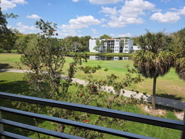 1831 Sabal Palm Drive 303, Davie, FL 33324