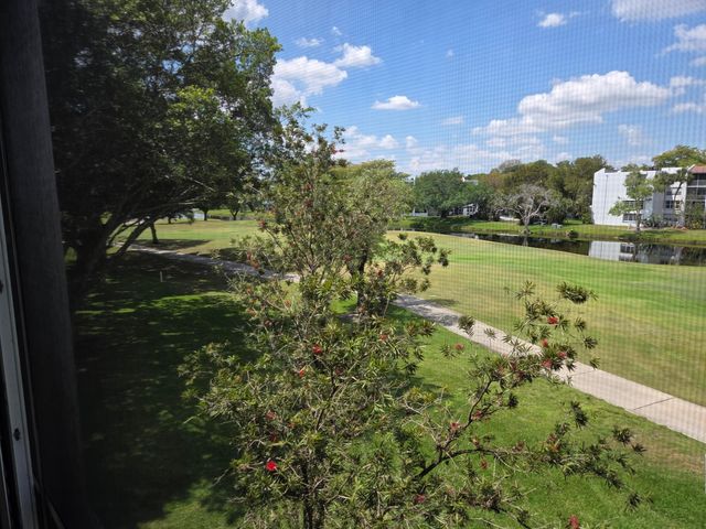 1831 Sabal Palm Drive 303, Davie, FL 33324