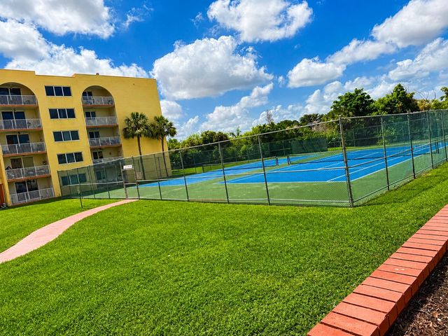 6980 NW 186TH Street 3-523A, Hialeah, FL 33015