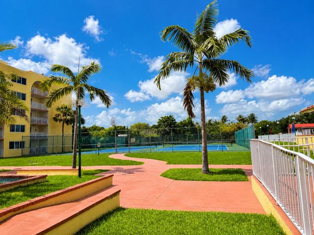 6980 NW 186TH Street 3-523A, Hialeah, FL 33015