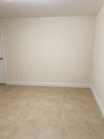 6980 NW 186TH Street 3-523A, Hialeah, FL 33015