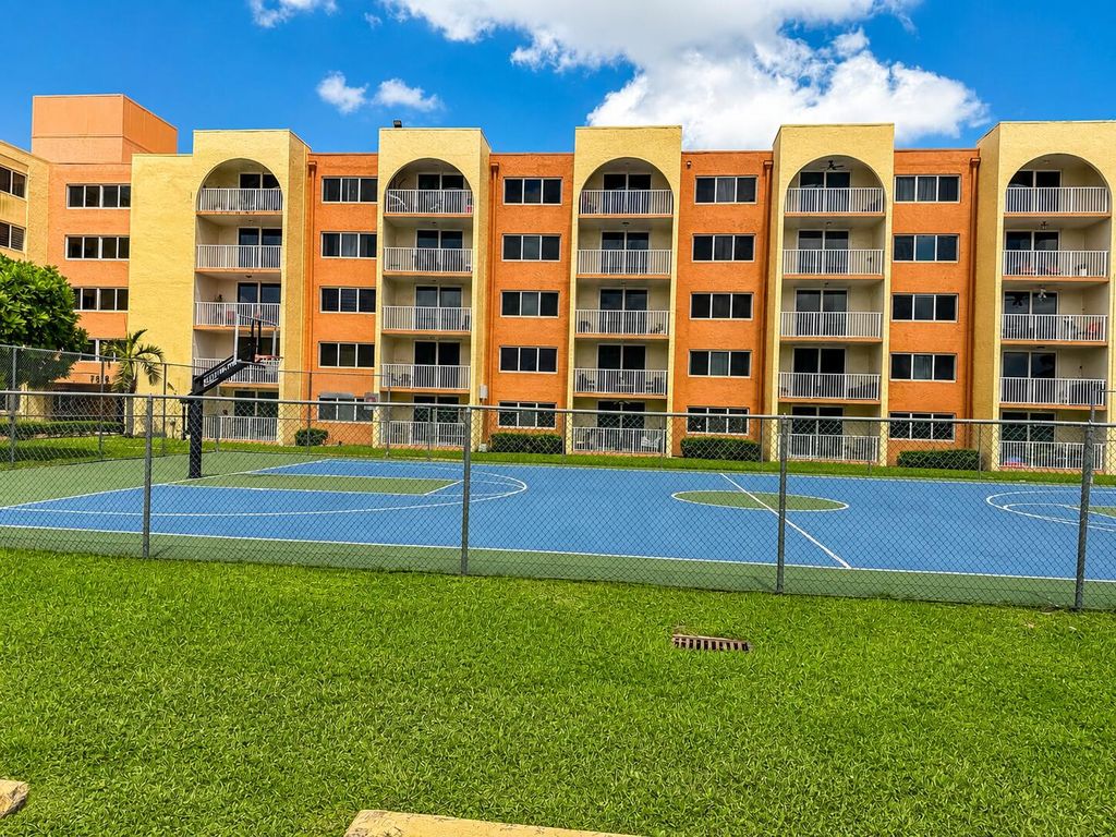 6980 NW 186TH Street 3-523A, Hialeah, FL 33015