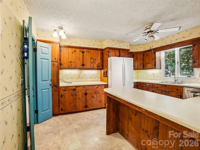 114 Overlook Road, Asheville, NC 28803