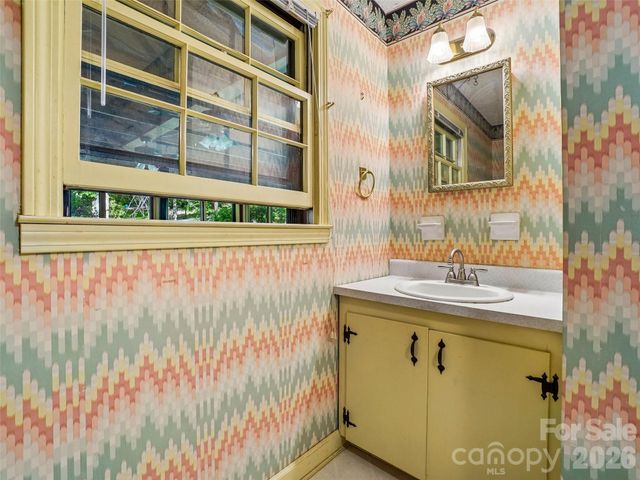 114 Overlook Road, Asheville, NC 28803