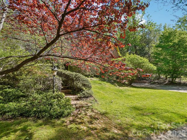 114 Overlook Road, Asheville, NC 28803