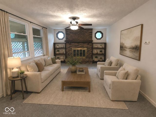 525 N Greenbriar Drive, Greenwood, IN 46142