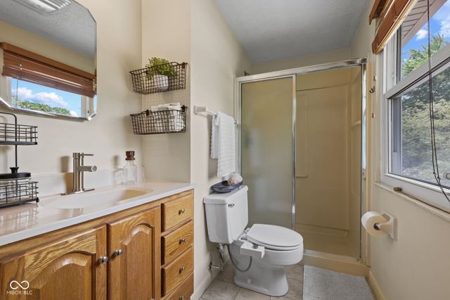 525 N Greenbriar Drive, Greenwood, IN 46142