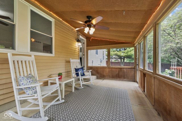 525 N Greenbriar Drive, Greenwood, IN 46142